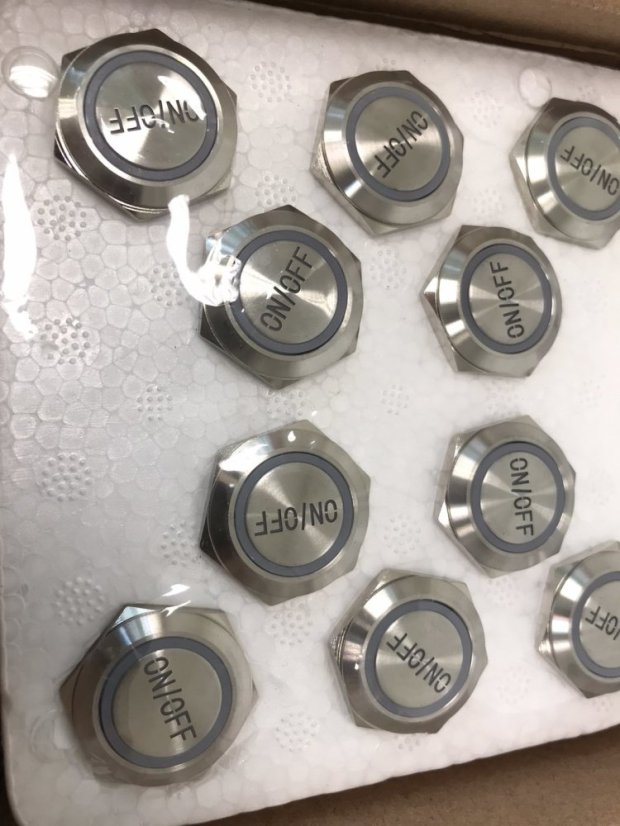 LED Push Button Switch 12-24V, 3A, 19mm, IP66