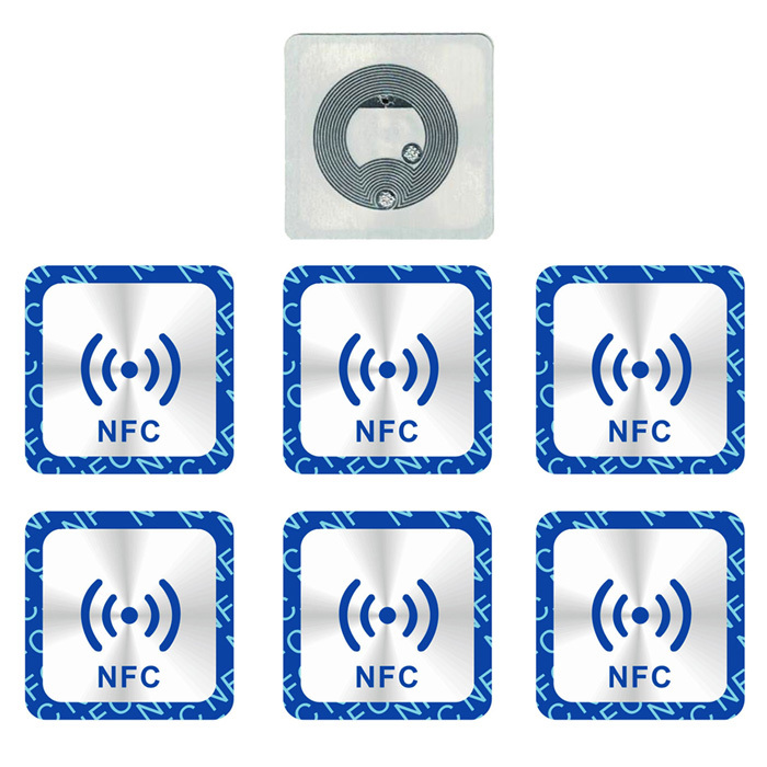 NFC nálepka tag 25x25mm s modrým logem NTAG213
