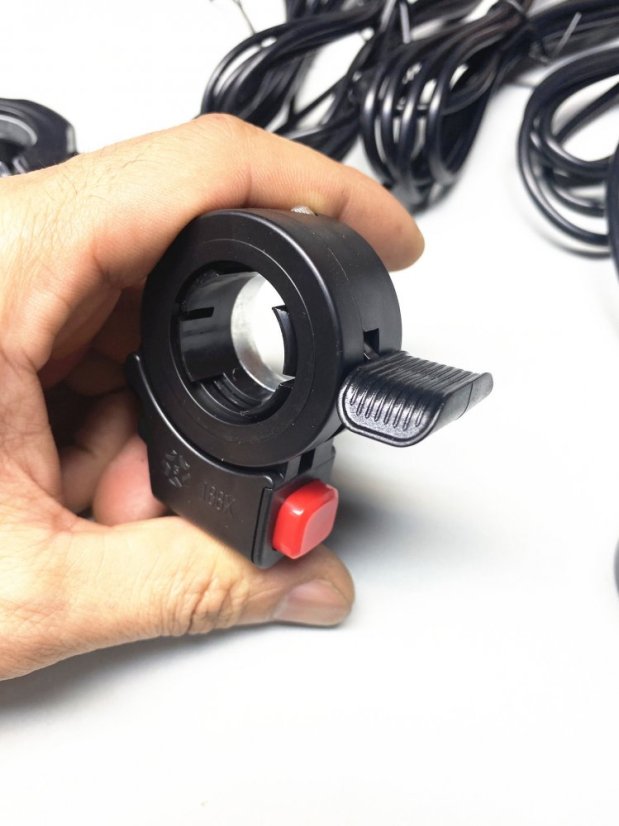 Palcová plynová rukojeť pro PWM regulaci