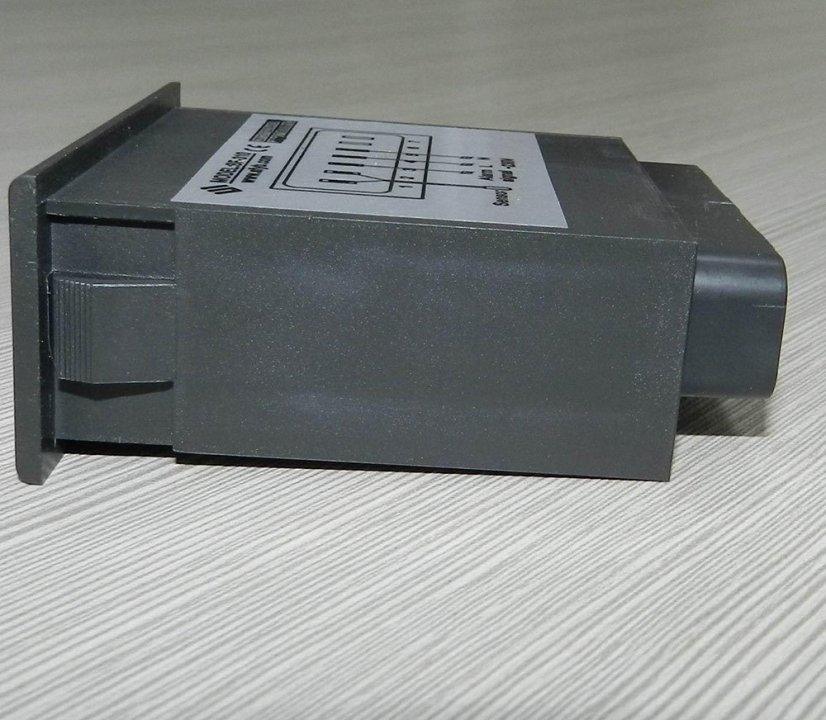 Digitální teploměr SF-310 220V s alarmem
