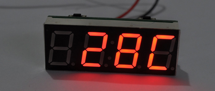 SMA-42 3v1 Vestavný digitální teploměr, hodiny a voltmetr do auta