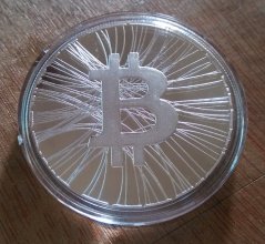 Jedna stříbrná mince Bitcoin 40mm