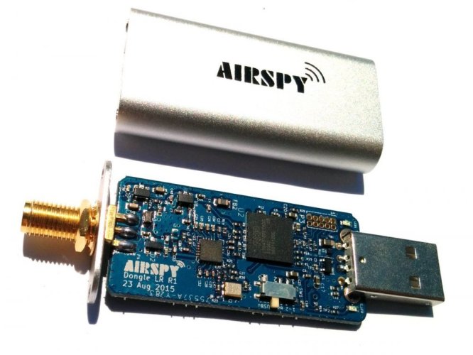 Airspy Mini - Vysoce výkonný SDR dongle