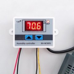 Digitálny regulátor vlhkosti XH-W3005 s displejom