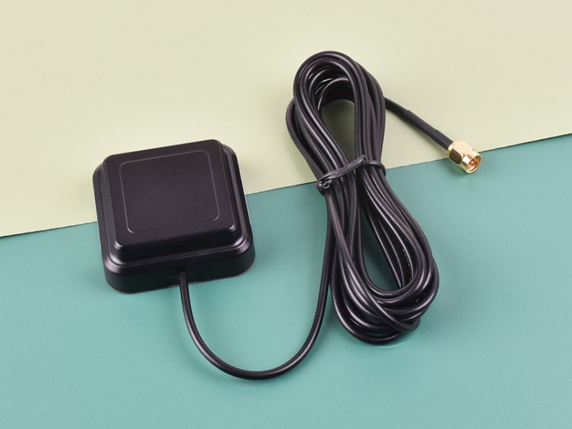 GNSS aktivní anténa