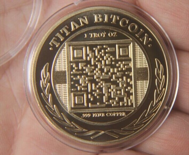 Půlbitcoinová mince TITAN zlatá 40mm