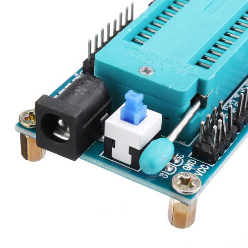 Minimální vývojová deska AVR MCU s 40kolíkovým konektorem