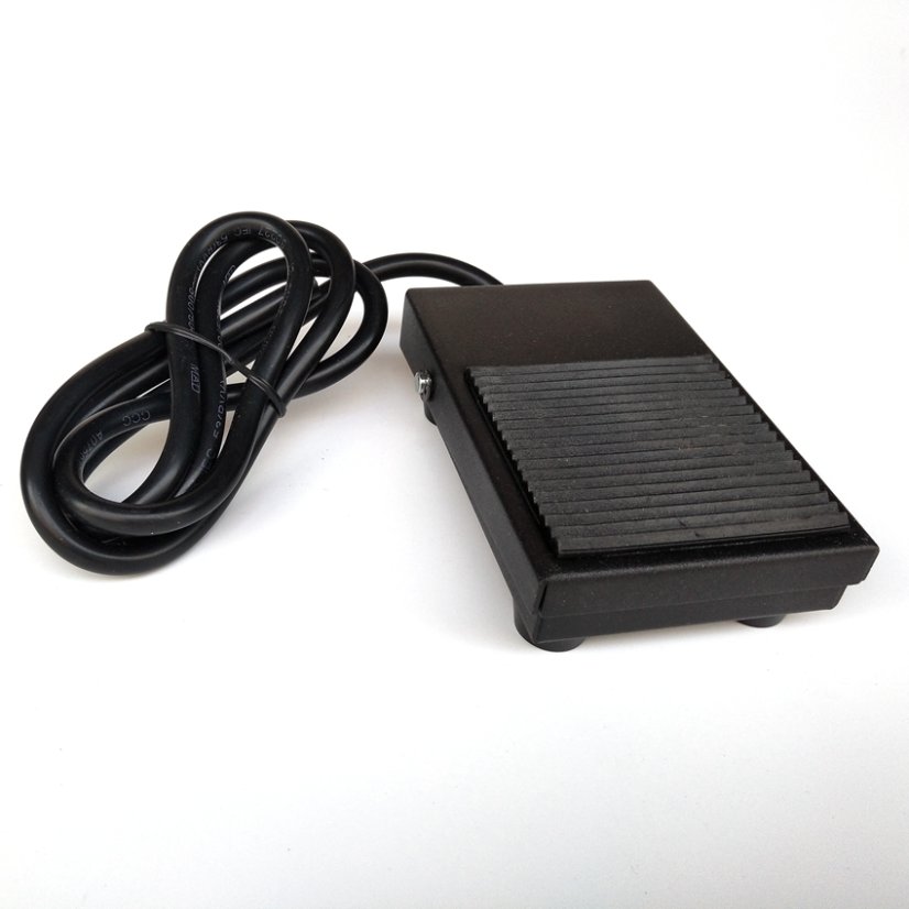 CFS-1 nožní spínač s jedním pedálem, 250V/AC, 10A, černý kov