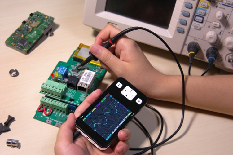 Mini osciloskop DS211 - Jednokanálový digitální osciloskop s barevným TFT displejem