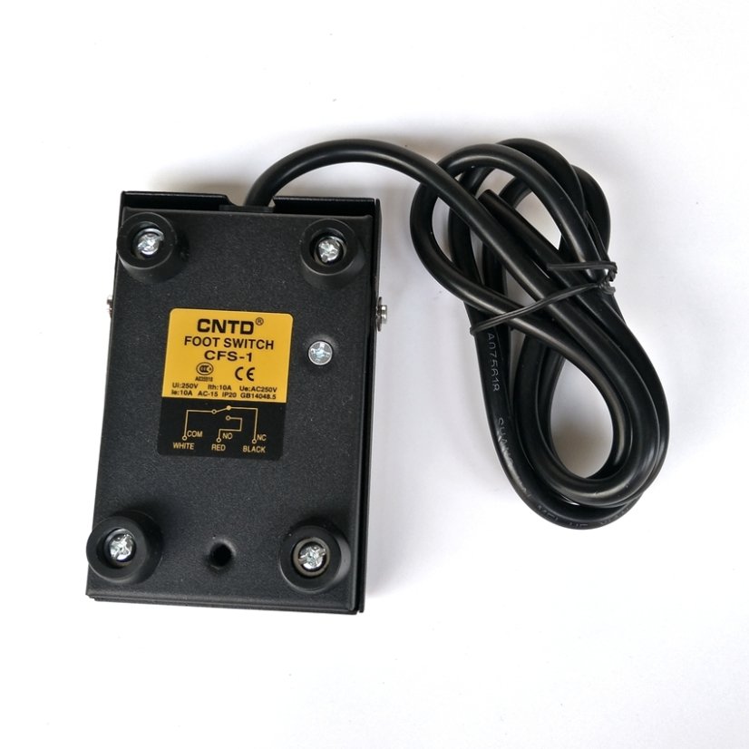 CFS-1 nožní spínač s jedním pedálem, 250V/AC, 10A, černý kov
