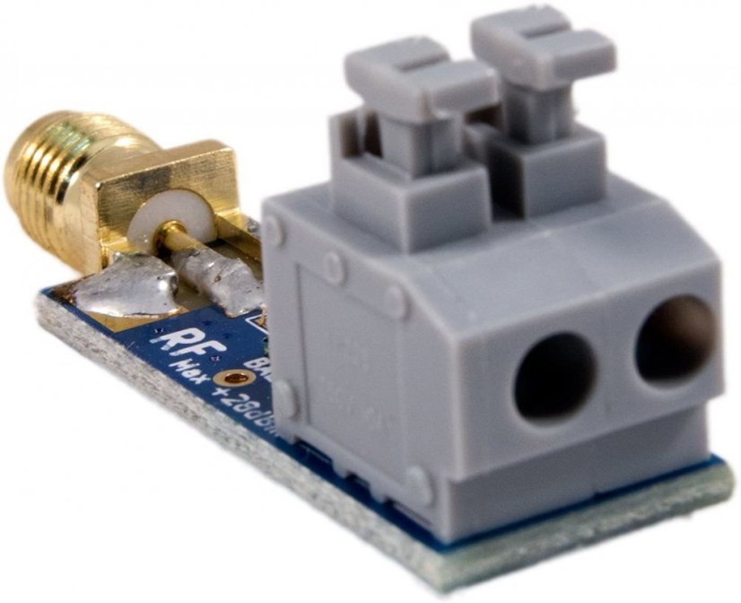 Miniaturní vysokofrekvenční 9:1 impedanční konvertor (BALUN) HF