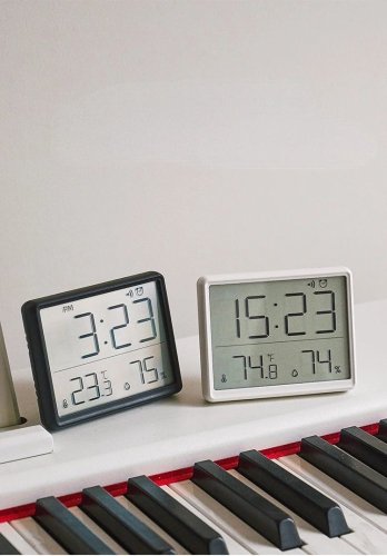 8218 domácí mini teploměr, vlhkoměr a budík 3v1 s velkým displejem - Barva: Černá