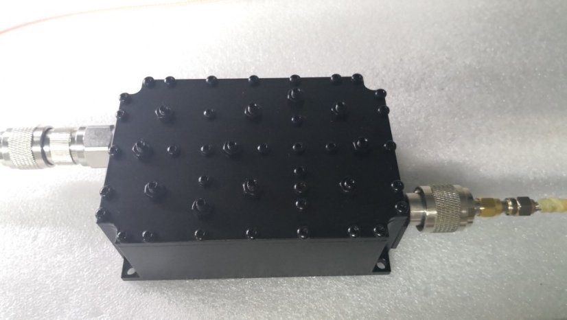 YR-CF-868 868Mhz dutinový filtr