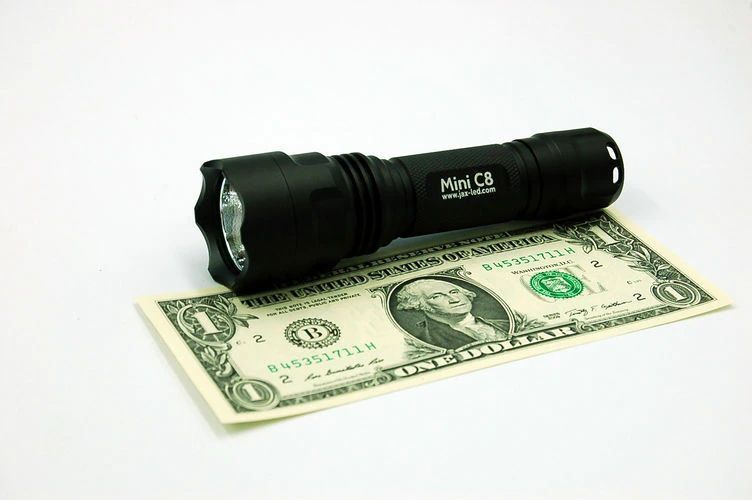 Powerful Jaxman M8 Flashlight with Nichia LED Chip