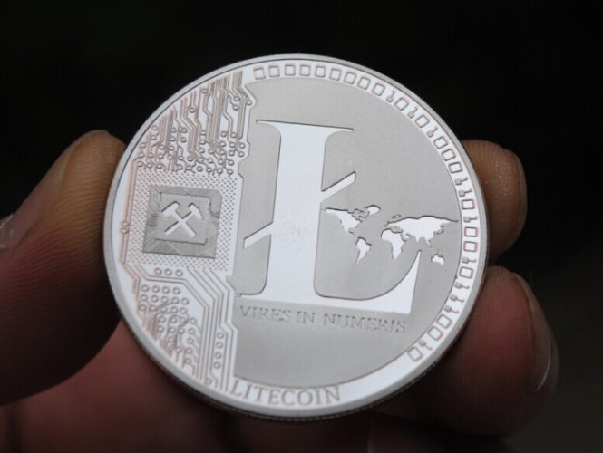 Jedna stříbrná mince litecoinu 40mm
