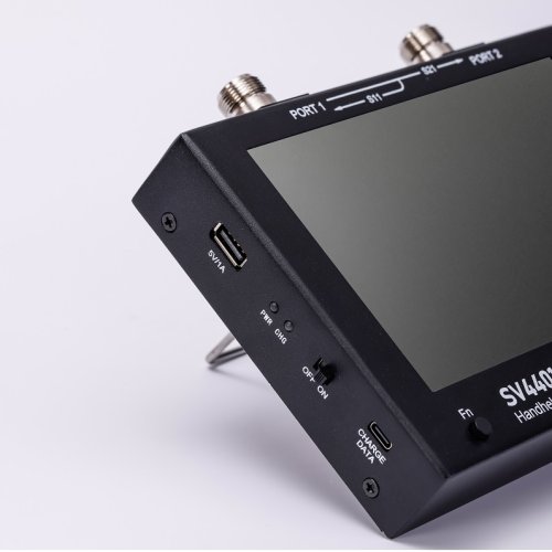 SV4401A 4.4G VNA s kapacitní dotykovou obrazovkou