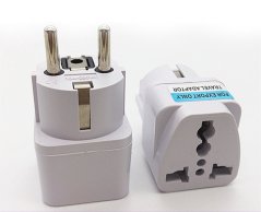 Univerzální adaptér redukce 110V - 220V 10A pro cestování