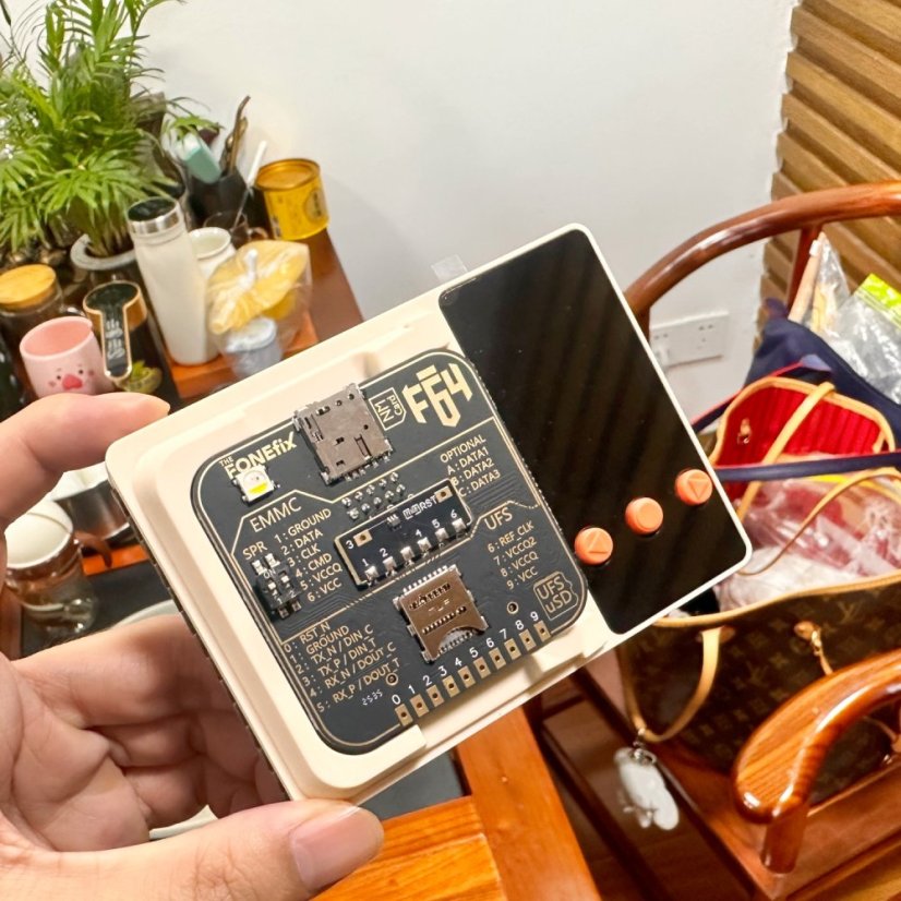 Flash64 Ultra Managed NAND programátor